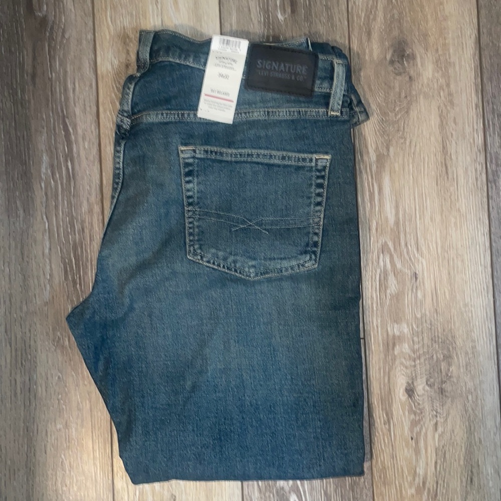 Signature Levi’s Flex Jeans